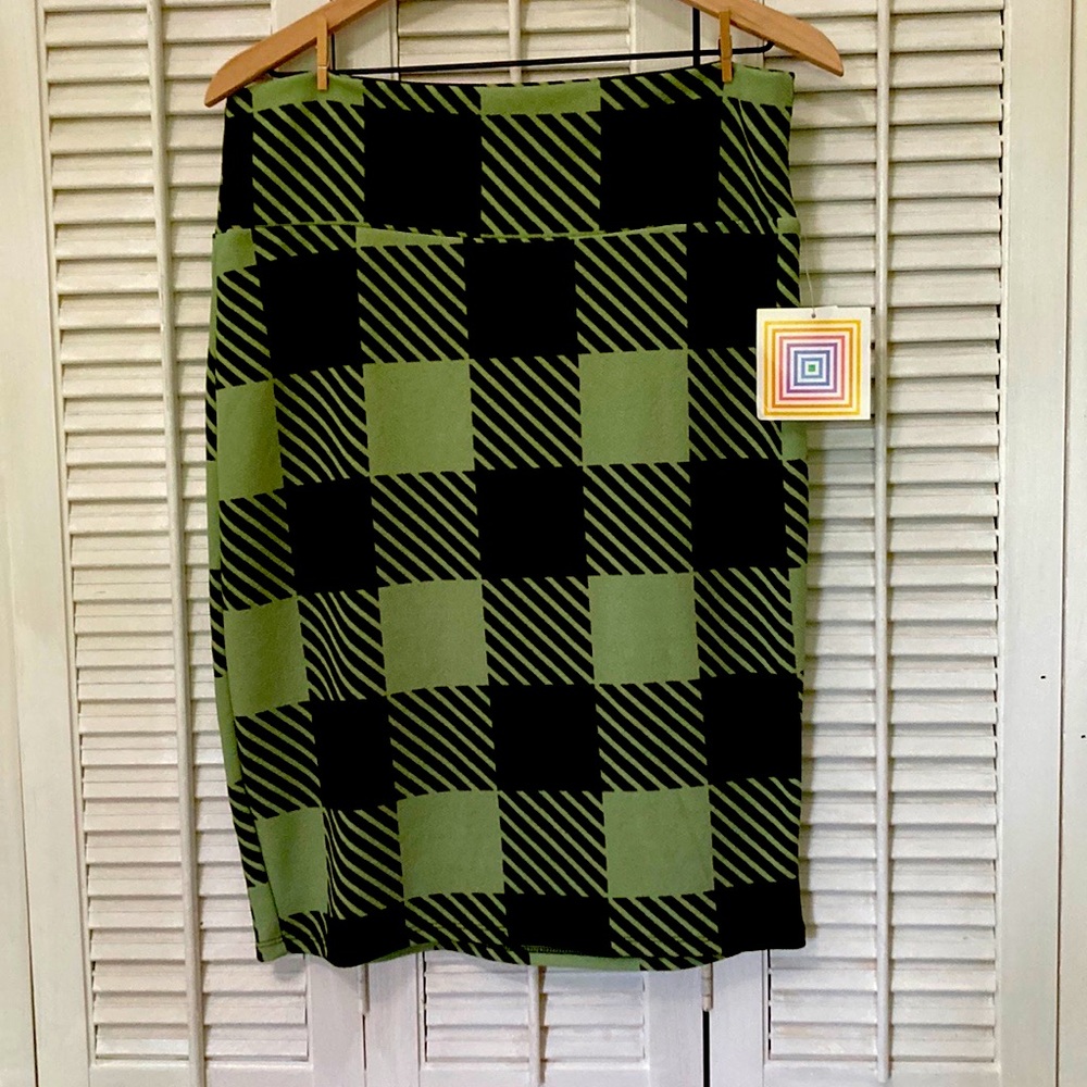 NWT Lularoe Cassie skirt